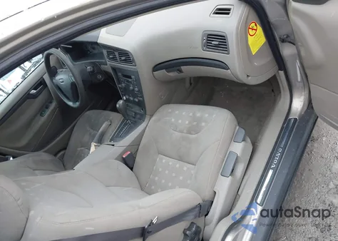 2001 Volvo S60 2.4 from USA, damaged, VIN YV1RS61R312027243